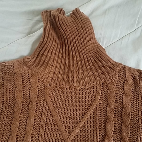 Knit Turtleneck Asymetrical Hem Oversized Sweater - Picture 7 of 9